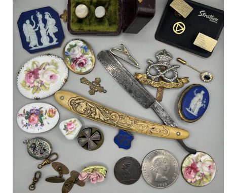 A selection of vintage and antique costume jewellery to include a cased pair of gold fronted mother of pearl dress studs; a W