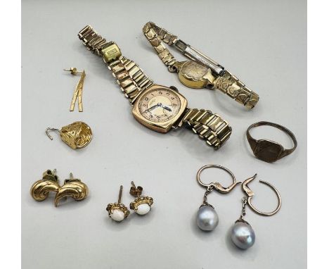 A collection of jewellery. Comprising a a Bulova 1950s cocktail watch, in as found condition, stamped "14k" to the case; a 9c