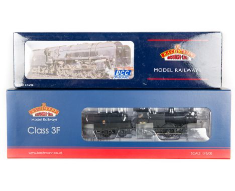 2 Bachmann OO gauge locomotives. BR class 3F 0-6-0 tender locomotive, 43257 (31-626A). In black livery with early emblem. BR 