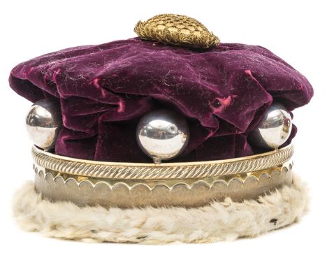 A Peer’s 6 ball coronet made for the Coronation of Edward VII, crimson velvet caul with ermine trim, 6 plated ball mounts, bu