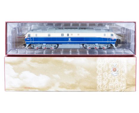 Bachmann OO/HO gauge Chinese Co-Co Diesel Locomotive. A high-speed Chinese Railways class DF11 passenger locomotive in dark b