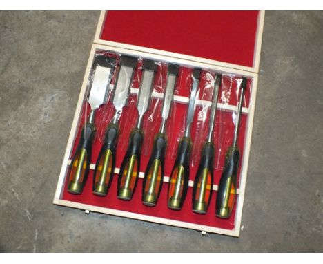 ***A DELUXE WOOD CHISEL SET