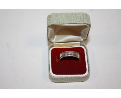 A VINTAGE GEORG JENSEN SILVER RING IN BOX 