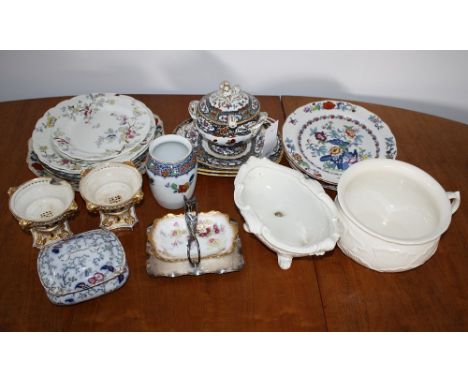 A Minton Japanese pattern sauce tureen, stand and ladle 19th century, together with a pair of matching rectangular plates and