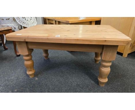 PINE COFFEE TABLE