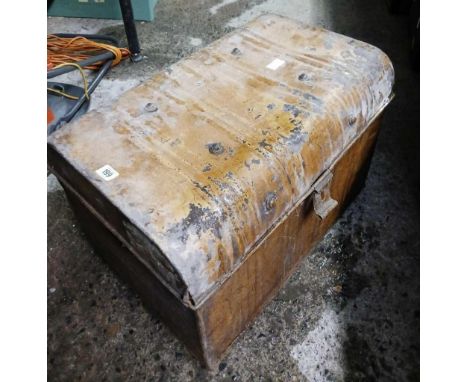 BROWN METAL TRUNK