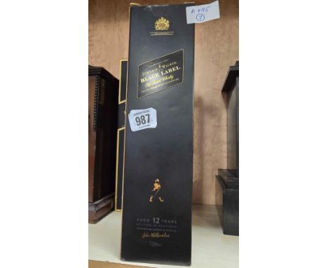 BOXED JOHNNIE WALKER BLACK LABEL OLD SCOTCH WHISKY EXTRA SPECIAL (OLD BOTTLING) AGED 12 YEARS ONE LITRE  