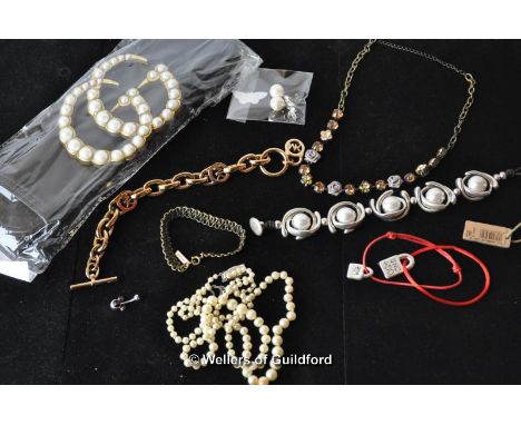 *Quantity of jewellery including Uno De 50 Lisa in the Sky pearl bracelet, vintage pearl necklace, belt buckle etc (Lot subje