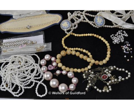 *Collection of jewellery, mainly pearls, including freshwater, Honora Station, Matha Patti, Celine, Tarina Tarantino Barbie n