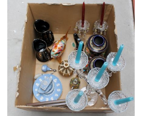 A mixed lot of ceramics and glass including Royal Worcester crown top potpourri lid, Wedgwood, Murano clown and fish, pair of