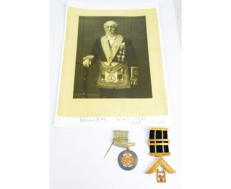 An 18ct yellow gold and enamel Masonic jewel inscribed to front 'Combermere Lodge of Union 1793' and to reverse 'Bro. William