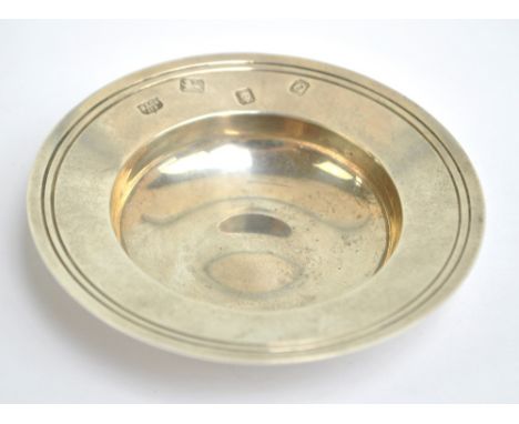 SEARLE & CO LTD; an Elizabeth II hallmarked silver circular pin dish with retail stamp for Royal Exchange London to base, Lon