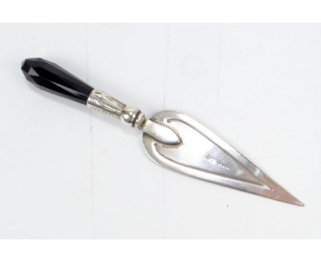 CRISFORD & NORRIS; an early 20th century silver bookmark for the American market modelled as a trowel with faceted black glas