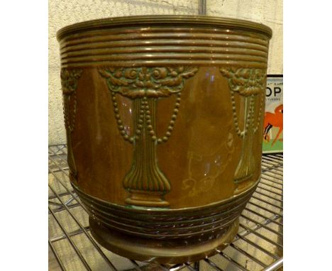 Antique copper arts and crafts planter. 