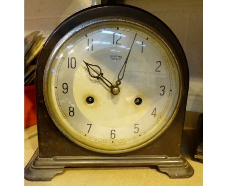 Smiths Enfeild bakelite clock with key and pendulum