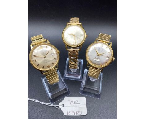 Three gents wrist watches TIMEX ACCURIST AVIA