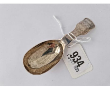 A plain Georgian fiddle pattern caddy spoon 1822 by WW
