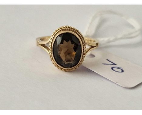 A smoky quartz 9ct ring size K 2.9