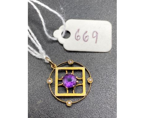 A pretty antique amethyst and pearl pendant 9ct