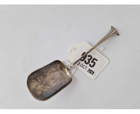 A long handled caddy spoon onslow pattern, Birmingham 1898 by JMR