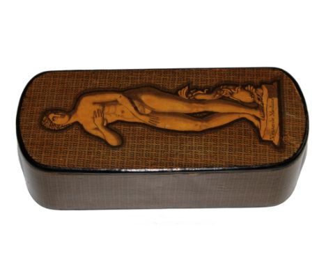 A paper mache snuff box depicting Venus de Medicis to lid