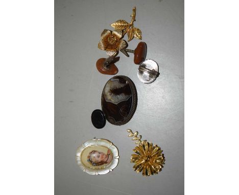 Mixed lot - various costume jewellery