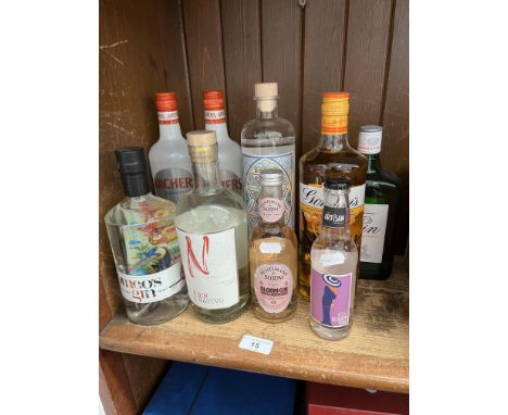 2 bottles of snaps, 6 bottles of gin and 1 bottle of tonic. 