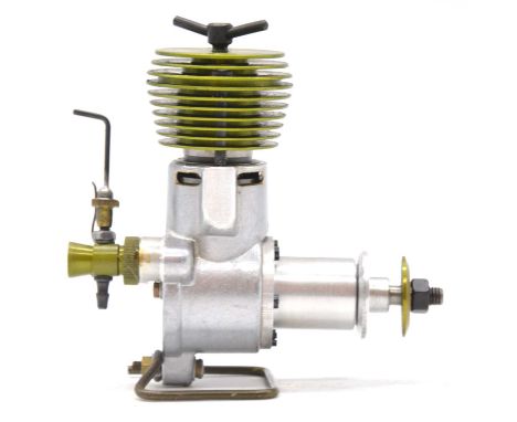 Richard Gron aero model aircraft engine, 2.5cc diesel, disc valve, Czech Republic