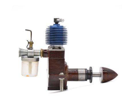 Aero model aircraft engine, 2.5cc diesel, with tufnol/ligniston c/case by Richard Gron, Czech Republic