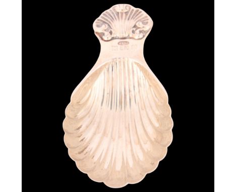 An Elizabeth II silver 'Shell' tea caddy spoon, W I Broadway & Co, Birmingham 1991, 8cm, 20.7gNo damage or repair, only light