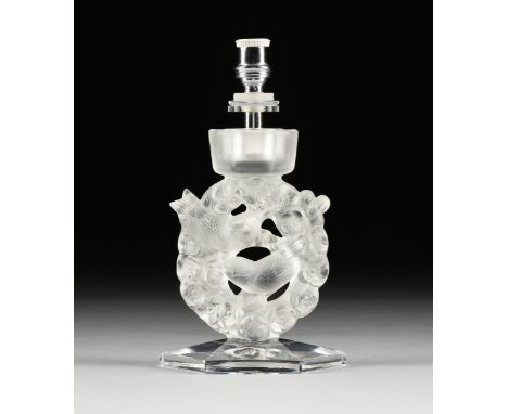 A LALIQUE FROSTED CRYSTAL "MÉSANGES" LAMP, SIGNED, 1960-1978, with a tapering hexagonal nozzle on a reticulated anemones wrea