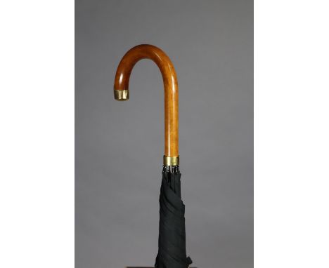 A vintage Dunhill 18ct gold-mounted gent’s umbrella with polished wooden handle; 36.5”.