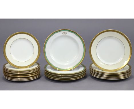 A set of eight Minton’s bone china “Westminster” dinner plates, 9” diameter; eleven ditto side plates, 7¾” diameter; &amp; a 