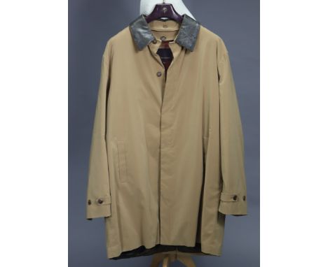 A MULBERRY WATERSILK GENT’S RAINCOAT (SIZE XXL) with detachable collars &amp; lining. 