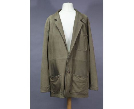 An Orvis light brown leather sports jacket; shoulder width 20”, length 36½”.