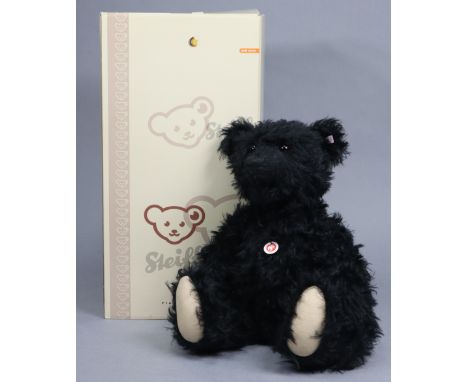 A Steiff Limited Edition “Leo the 1912 Titanic Mourning Bear” (Ltd. Ed. No. 473/1000), with certificate, boxed.