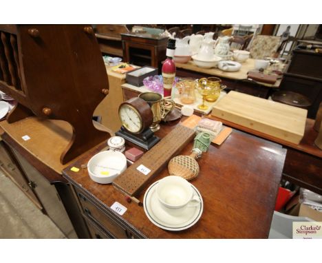 A cribbage board; hip flask; table lamp; Buckingham Palace trinket box; thimble etc.