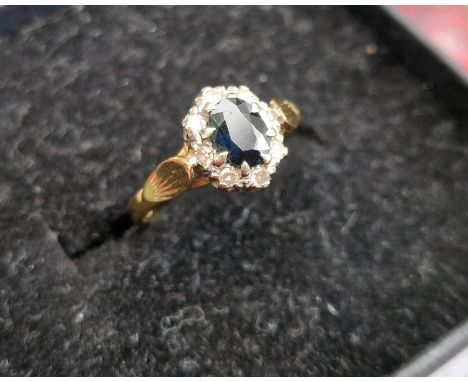 18ct Gold, Diamond and Sapphire Cluster Ring - size M