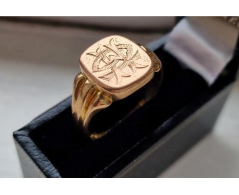9ct Gold Signet Ring, size Q and 7.3g total 