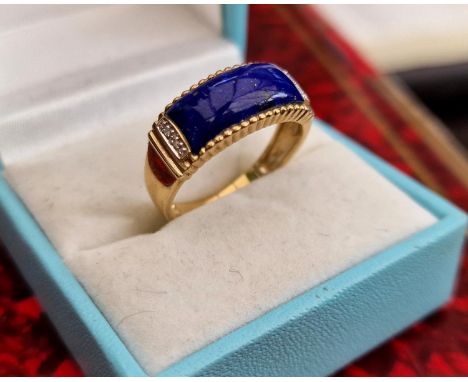 9ct Gold Diamond and Blue Cabochon Gents Dress Ring - size T, 3.75g