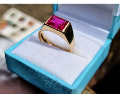 9ct Gold Square Ruby Mans Ring, size X+0.5 and 5.94g