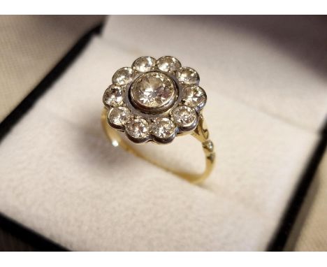 18ct Gold Floral Diamond Cluster Ring w/1.75ct worth of diamonds, 4.4g total