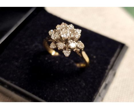 18ct Gold, Platinum and Diamond Cluster Ring, size M, 3.95g