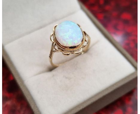 9ct Gold Opal Ring - size O