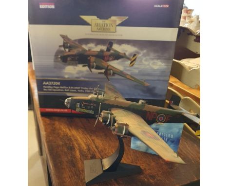 Corgi Aviation Archive AA 37204 Hadley Page Halifax Mk III 1:72 scale die-cast model, stand and box (AA37204)