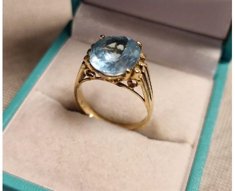 10ct Gold and Aquamarine Dress Ring, size L, 3.4g