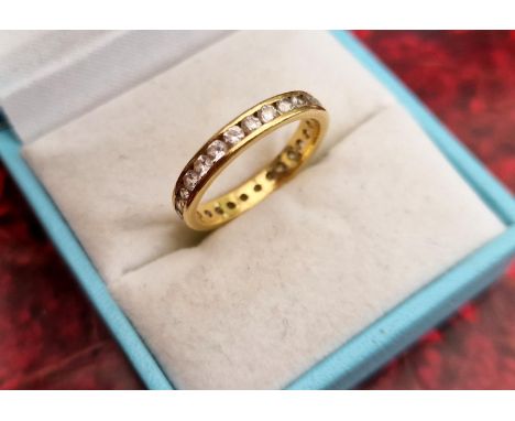 18ct Gold &amp; Diamond Ring, size N and 2.87g