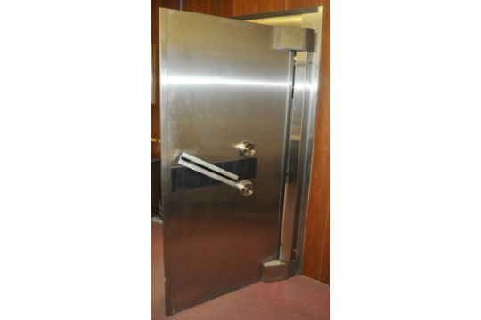 Diebold Walk In Vault Modular Design Inside Safe Door Size 77 X