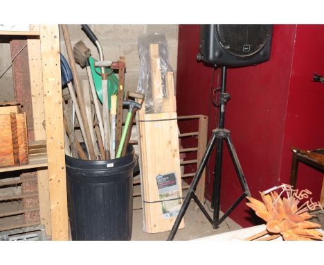 A Wickes softwood gate kit of variable width 3ft x 4ft