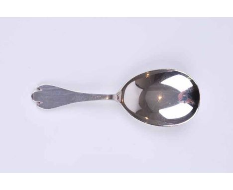 A modern trefid pattern silver caddy spoon with teardrop bowl, Sheffield 1971 by Francis Howard Ltd., 16.5 g